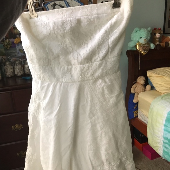 Abercrombie and Fitch White strapless dress - Picture 2 of 6